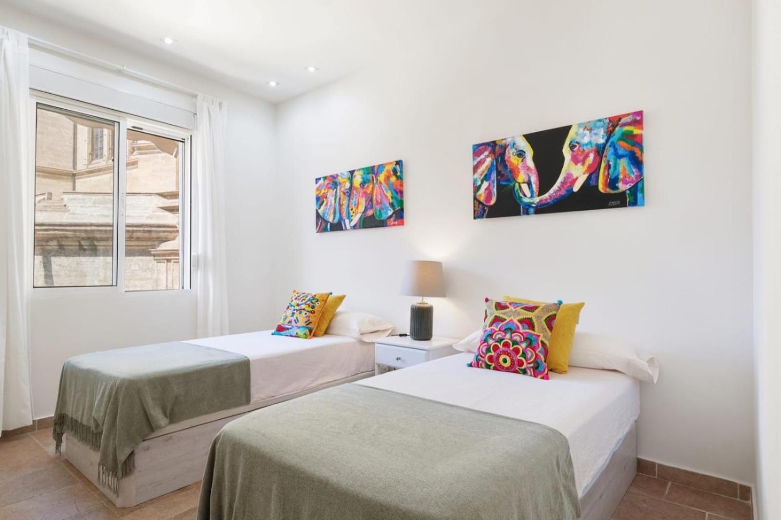 Con Parking Junto A Catedral Centro De Estreno! Apartamento *